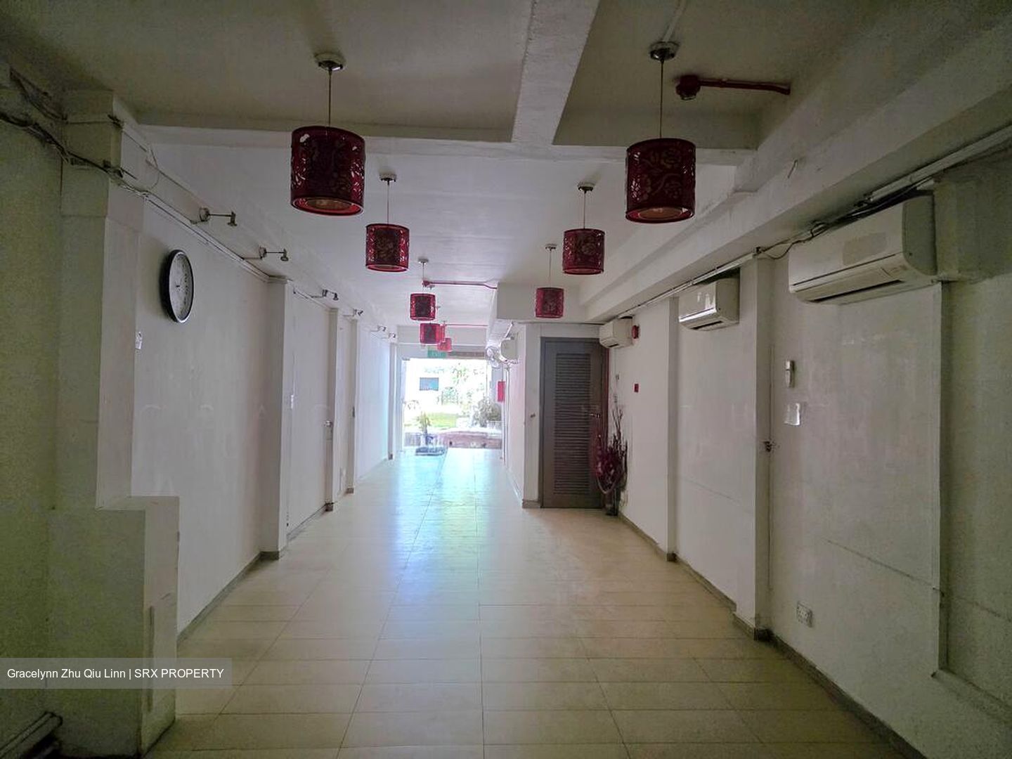 North Bridge Road (D7), Retail #517399661